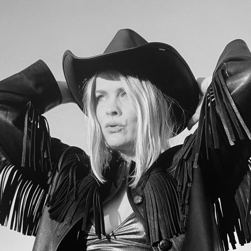 Jennifer Touch - Dripping (2025) [Single]