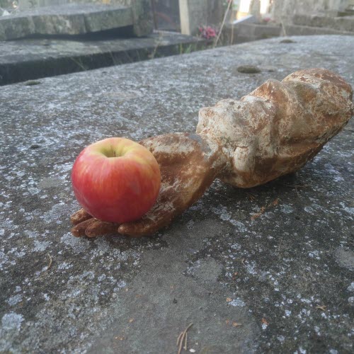 August Angst - Long Dead (2025) [Single]