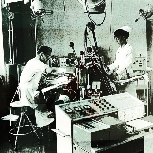 Uhrisavu - Ei Meitä Pelasta Kukaan (2025)